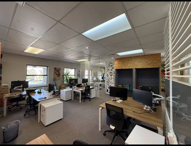 410M² OFFICE TO LET IN TOKAI